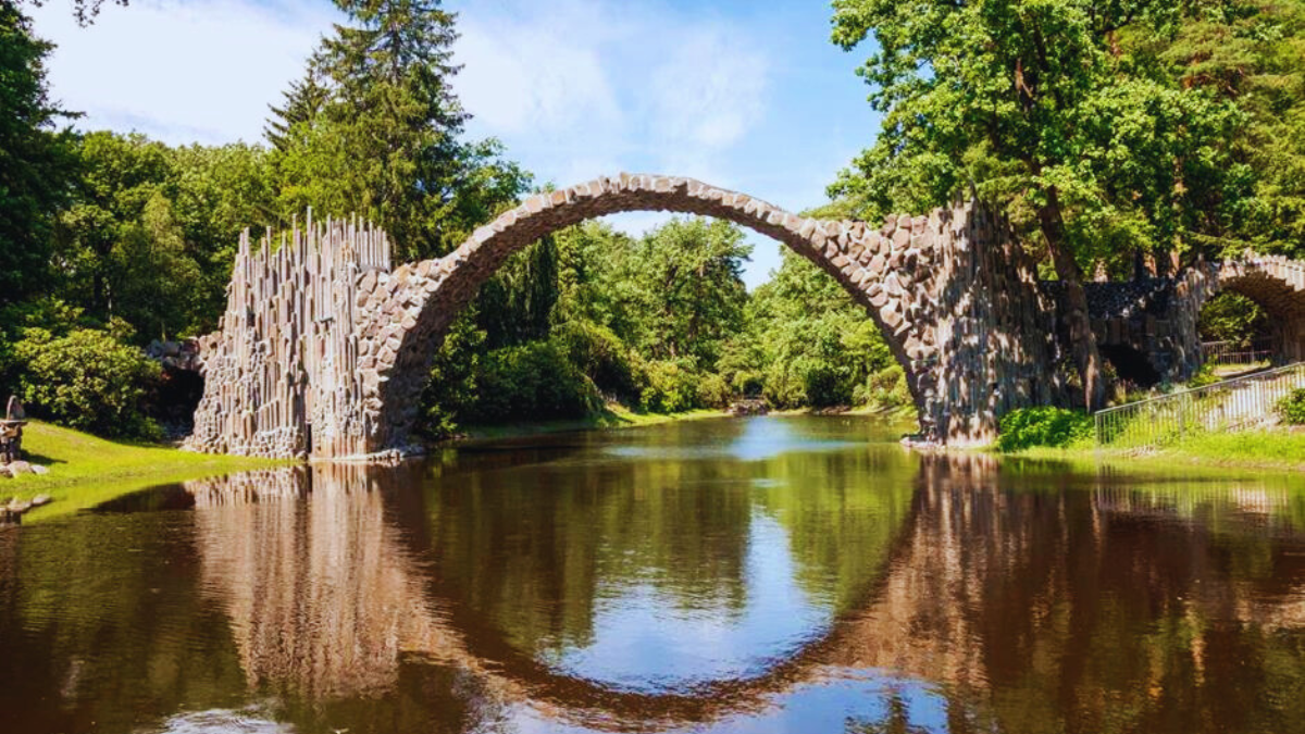 Oldest bridge img 4